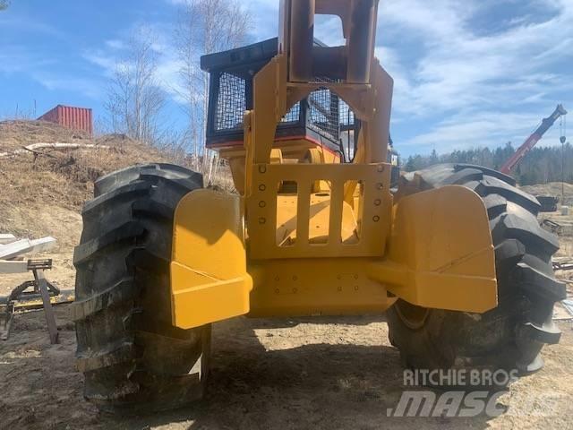 CAT 525B Juontokoneet