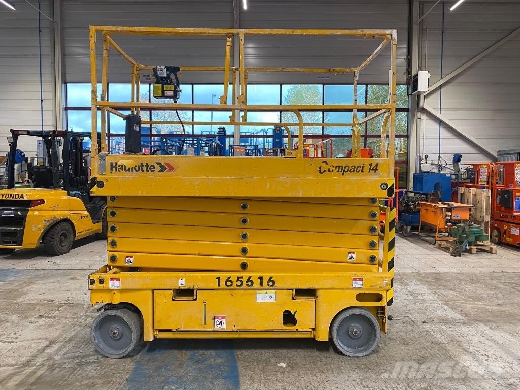 Haulotte Compact 14 Saksilavat