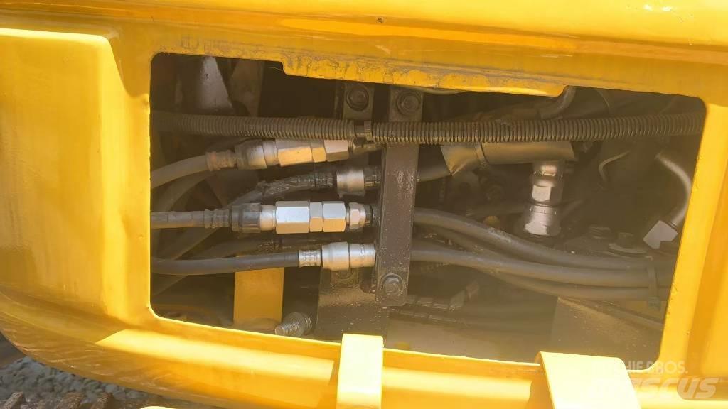 Komatsu PC 40 MR Telakaivukoneet