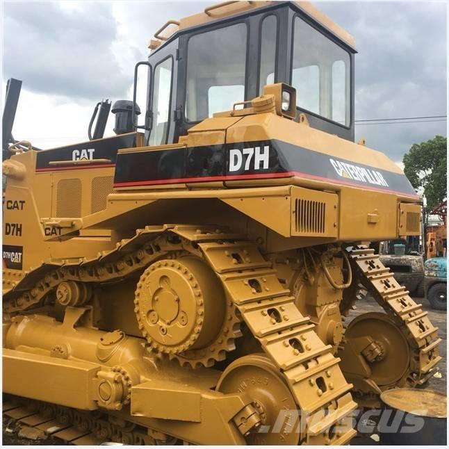 CAT D7H Telaketjupuskutraktorit