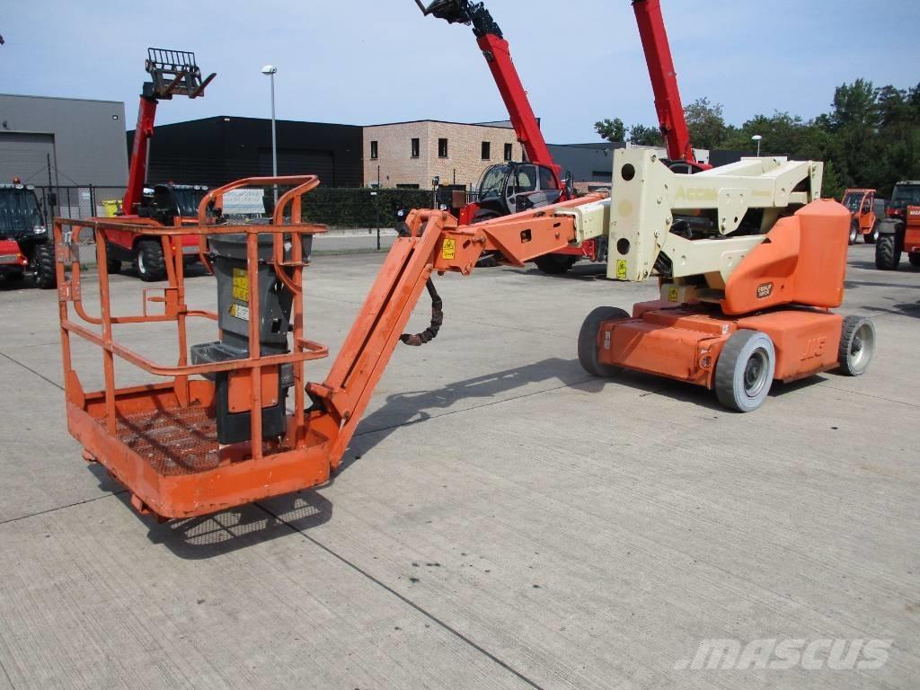 JLG E400 AJPN (745) Pienikokoiset itseliikkuvat puominostimet