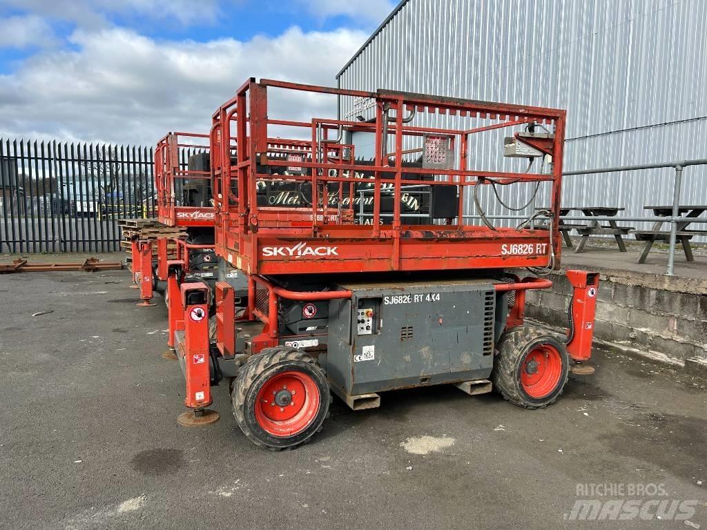SkyJack SJ 6826 RT Saksilavat