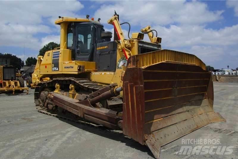 Komatsu D275A-5 Telaketjupuskutraktorit