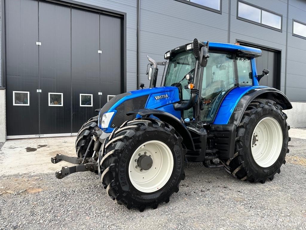 Valtra N 123 Traktorit
