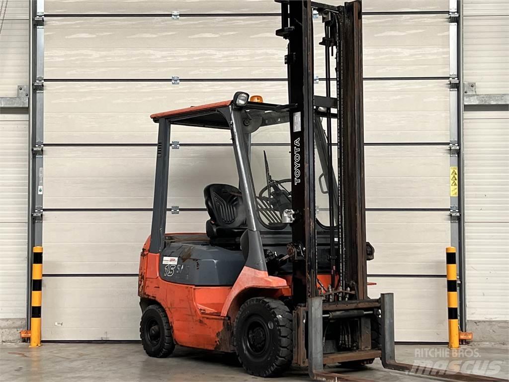 Toyota 02-7FDF15 Dieseltrukit