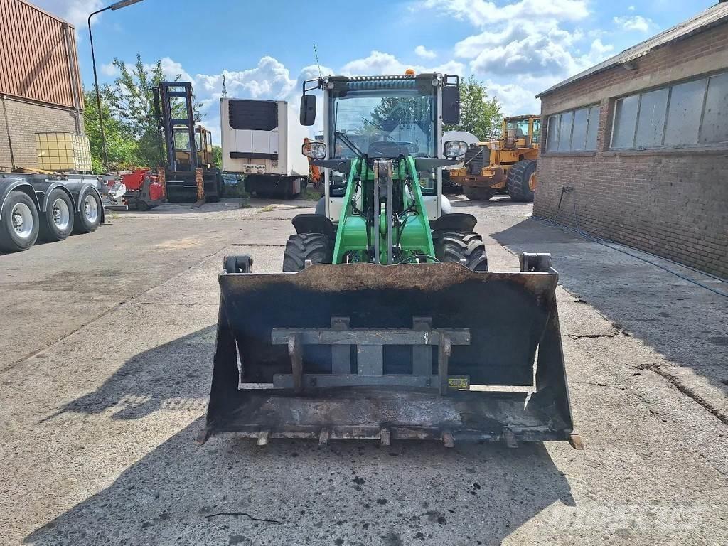 Liebherr L506C Pienkuormaajat