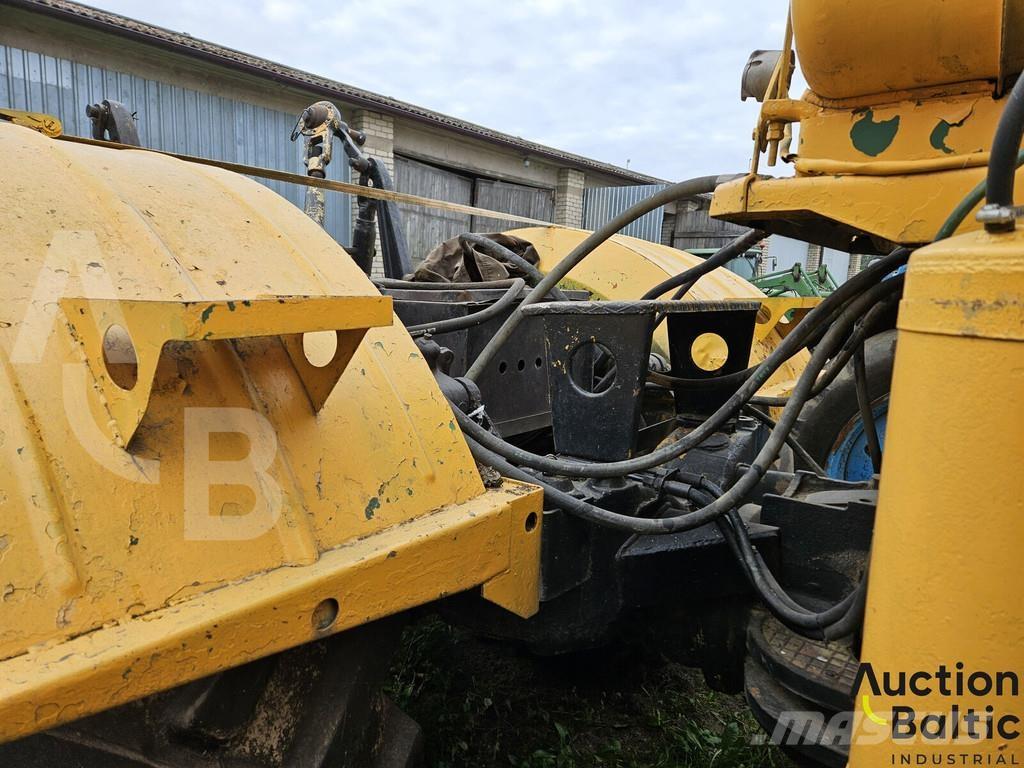  Kirovec K-701 Traktorit