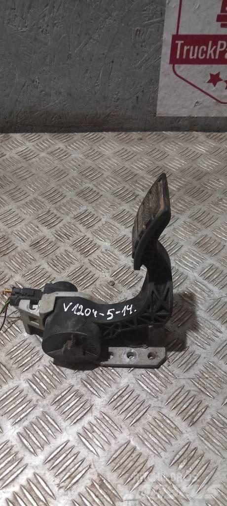Volvo FH 12    21116879 Ohjaamot ja sisustat