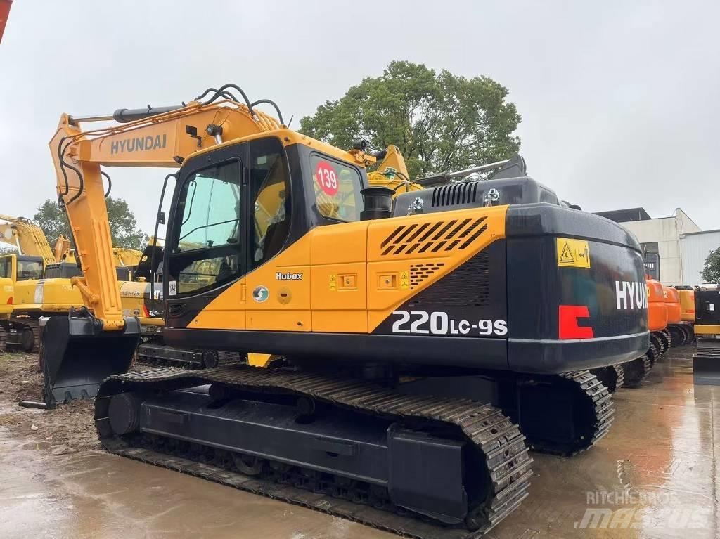Hyundai R220LC-9S Pyöräkaivukoneet