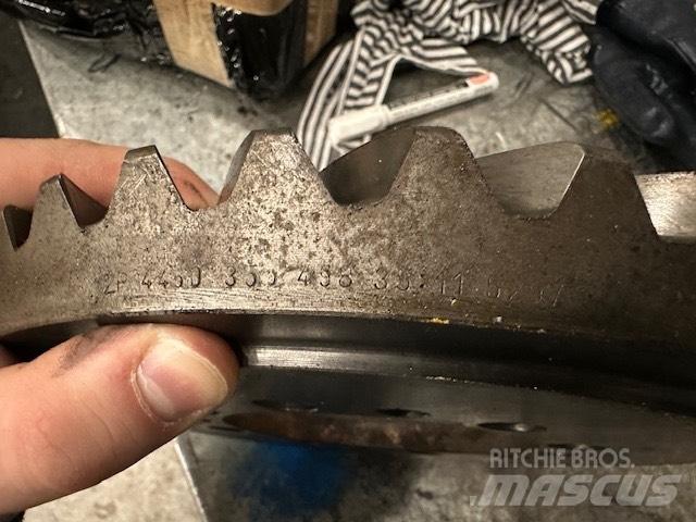 ZF 35:11 Akselit