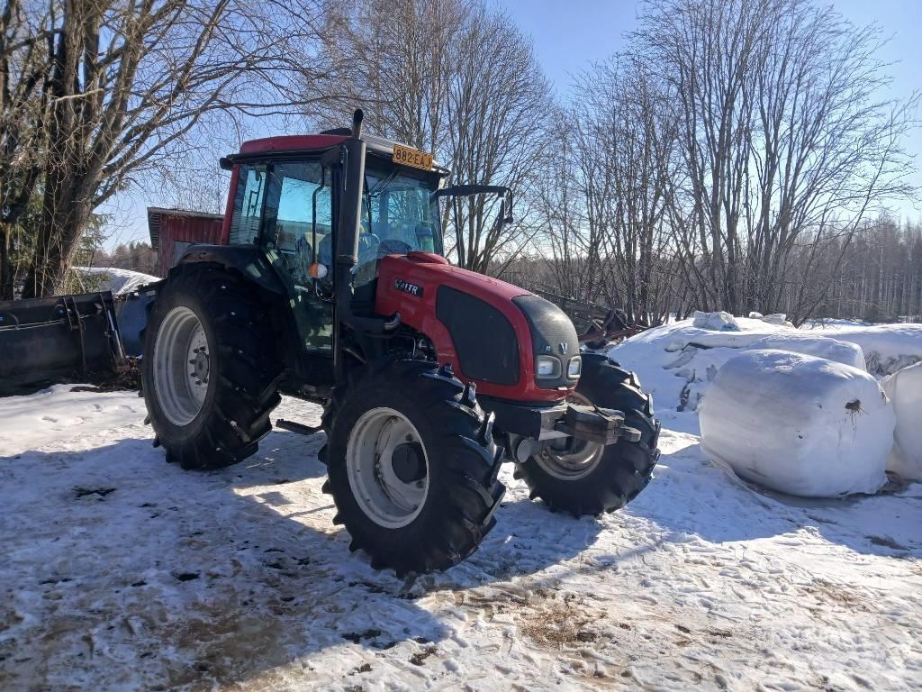 Valtra A 72 Traktorit