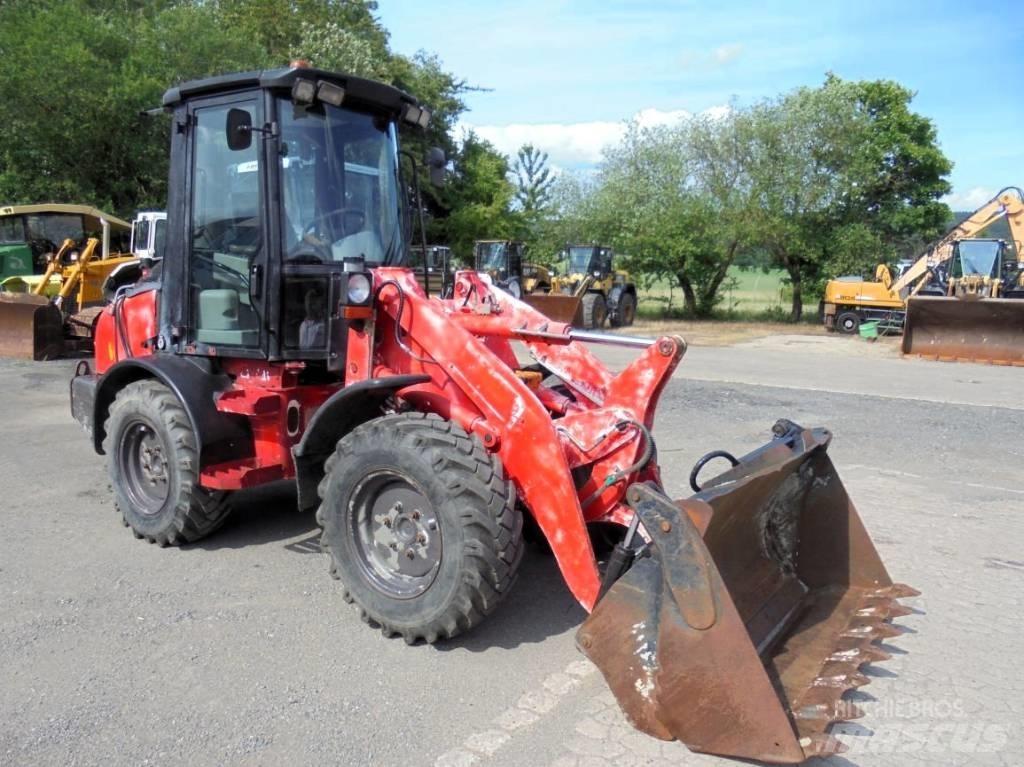 JCB 407 Pyöräkuormaajat