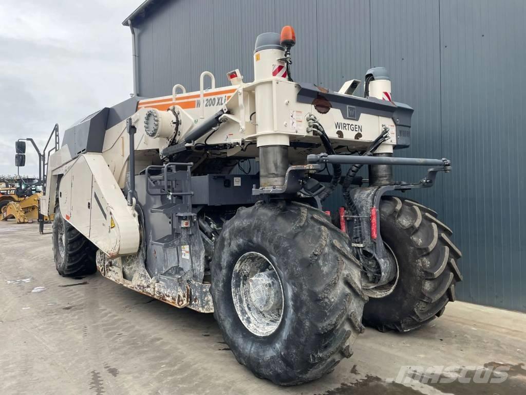 Wirtgen WR200XLi Tiivistyskoneet