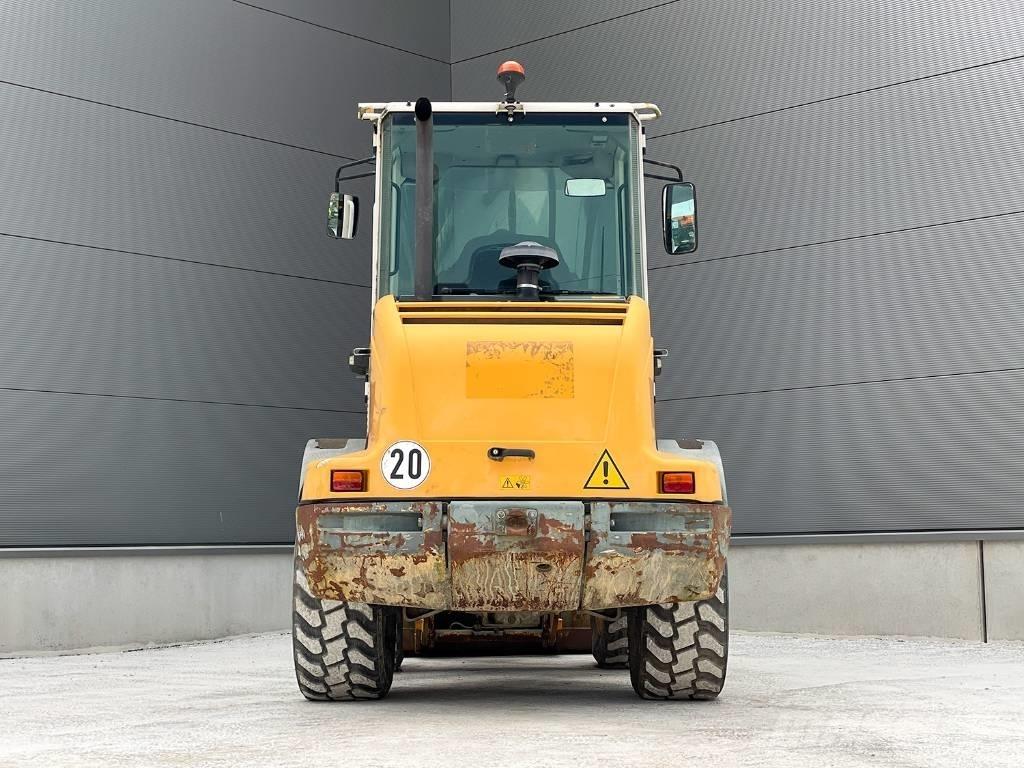 Liebherr L 506 Pyöräkuormaajat