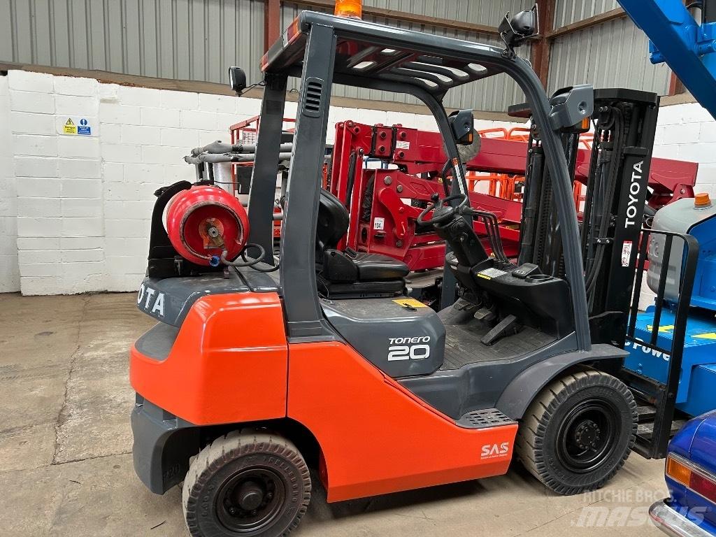 Toyota 02-8 FGF 20 Nestekaasutrukit