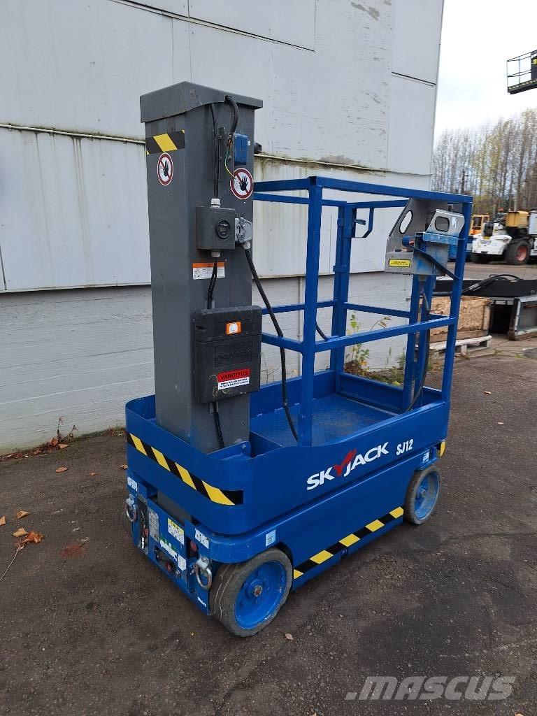 SkyJack SJ 12 Saksilavat