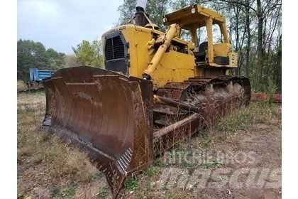 CAT D9H Telaketjupuskutraktorit