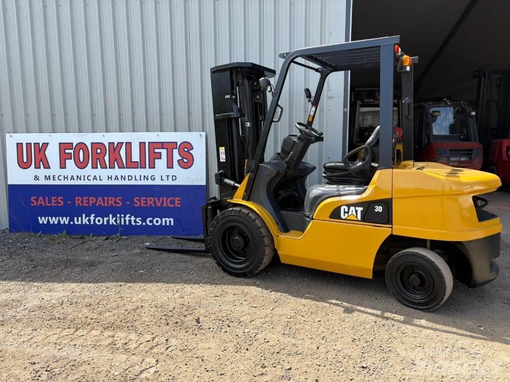 CAT DP30NT Dieseltrukit
