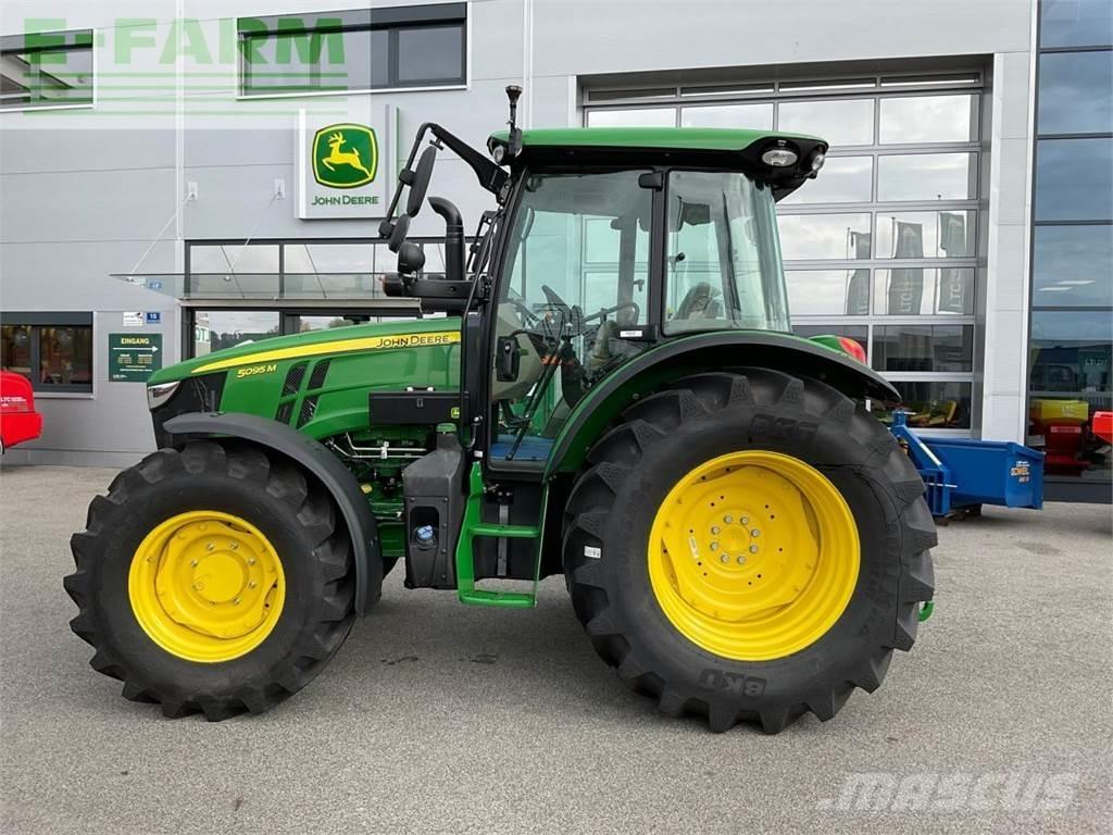 John Deere 5095M Traktorit