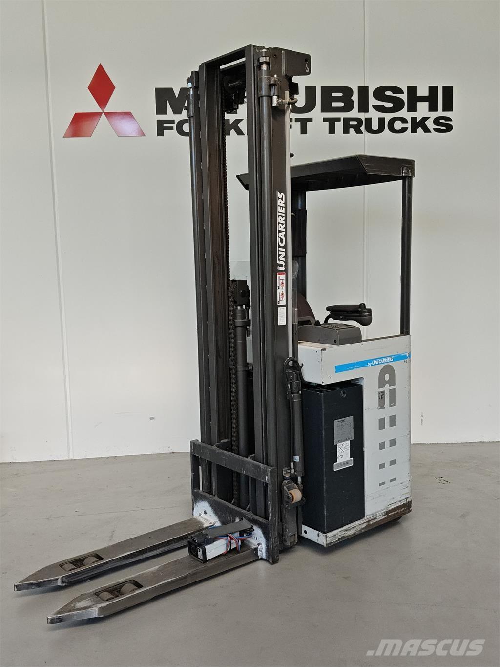 Atlet XSN160E Ajettavat pinoamisvaunut