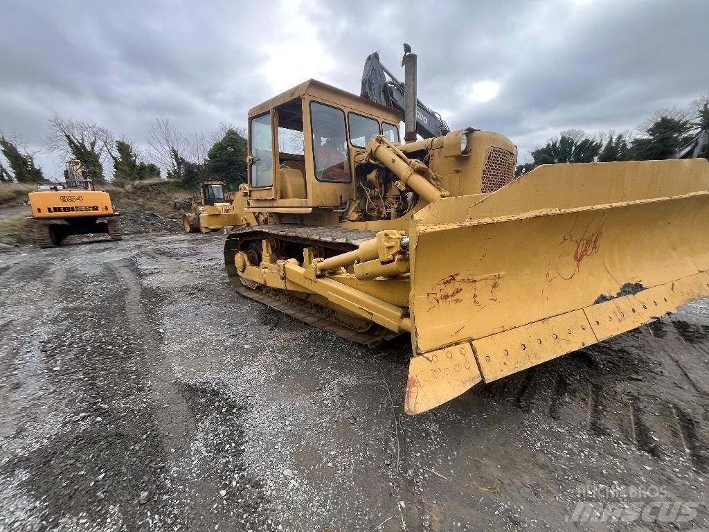 CAT D 7 Telaketjupuskutraktorit