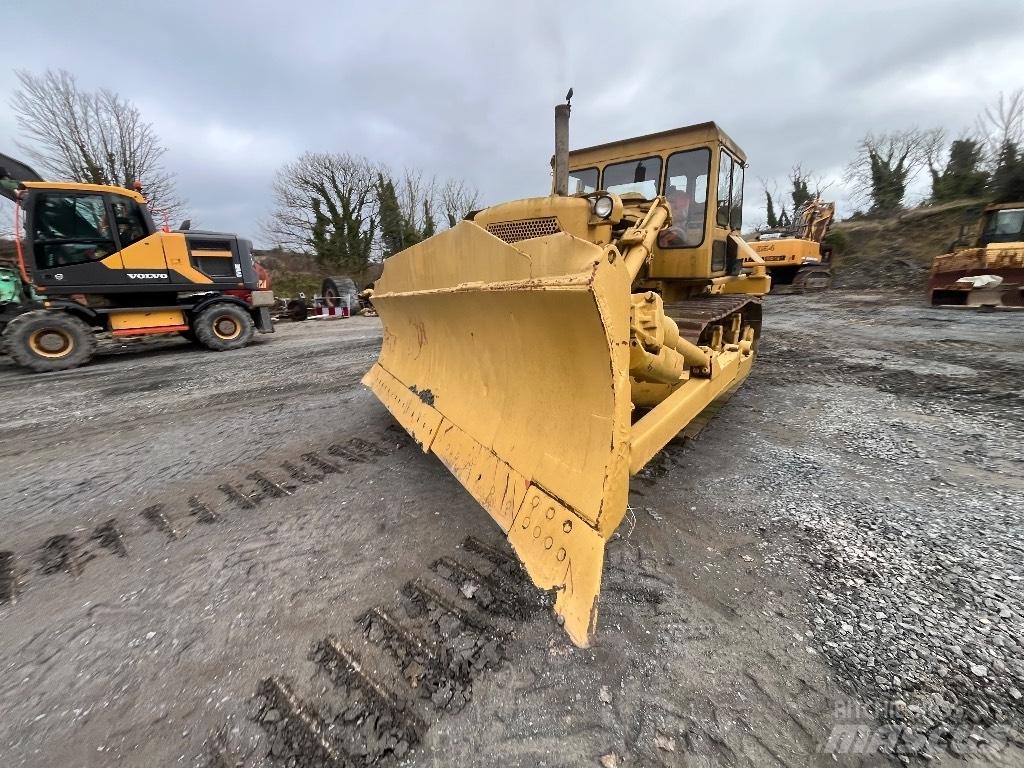 CAT D 7 Telaketjupuskutraktorit