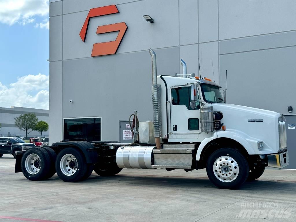 Kenworth T 800 Vetopöytäautot