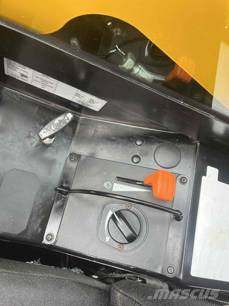 JCB 527-58 Agri Plus Maatalouskurottajat