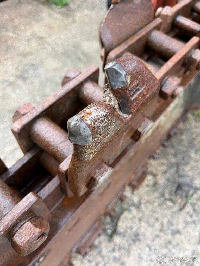 Ditch Witch RT80Q Ketjukaivurit