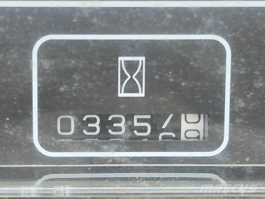 Nissan F04 B 40 H Muut haarukkatrukit
