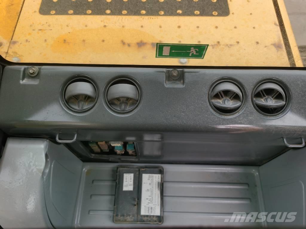 Komatsu PC 220-8 Telakaivukoneet