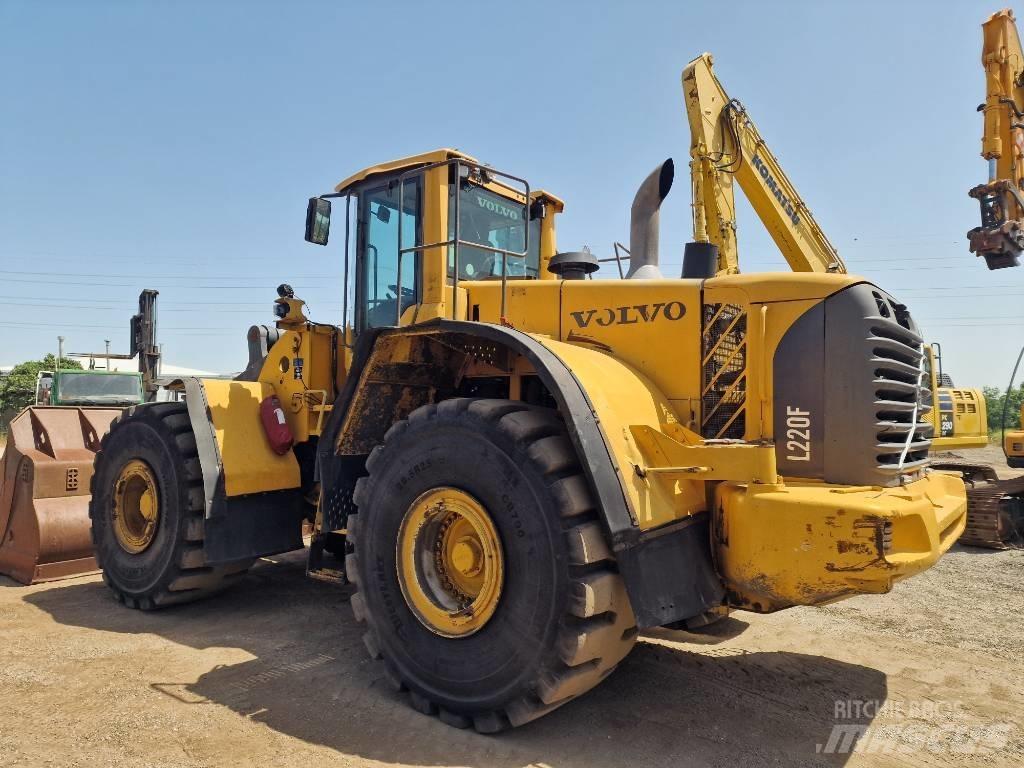 Volvo L 220 F Pyöräkuormaajat