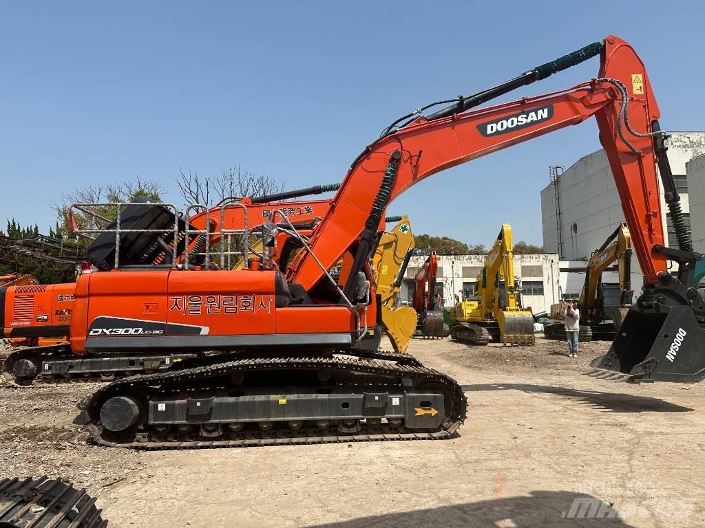 Doosan DX 300 Midikaivukoneet 7t - 12t