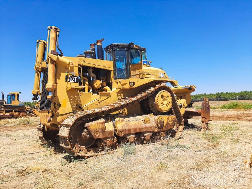 CAT D10 Telaketjupuskutraktorit