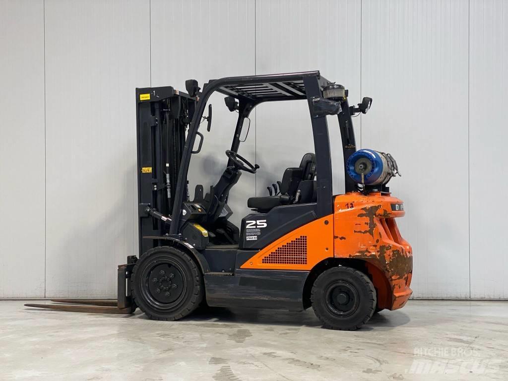 Doosan G25N-7 Nestekaasutrukit