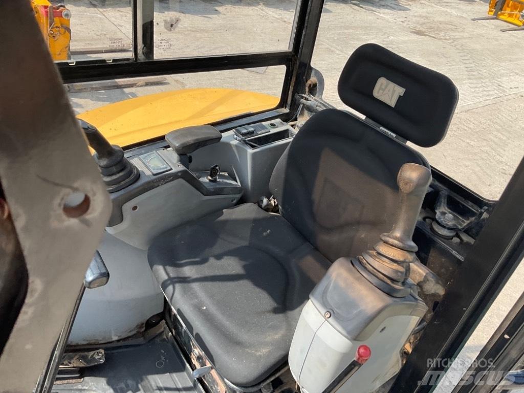 CAT 302.7 D CR Minikaivukoneet < 7t