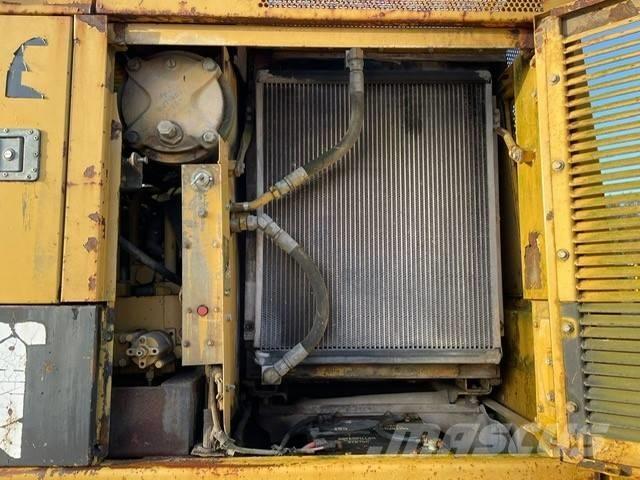 CAT 231 D Telakaivukoneet