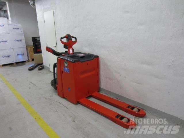 Linde T20AP Lavansiirtotrukit ajotasolla
