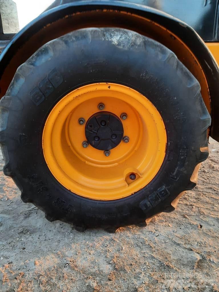 JCB 403 Pienkuormaajat