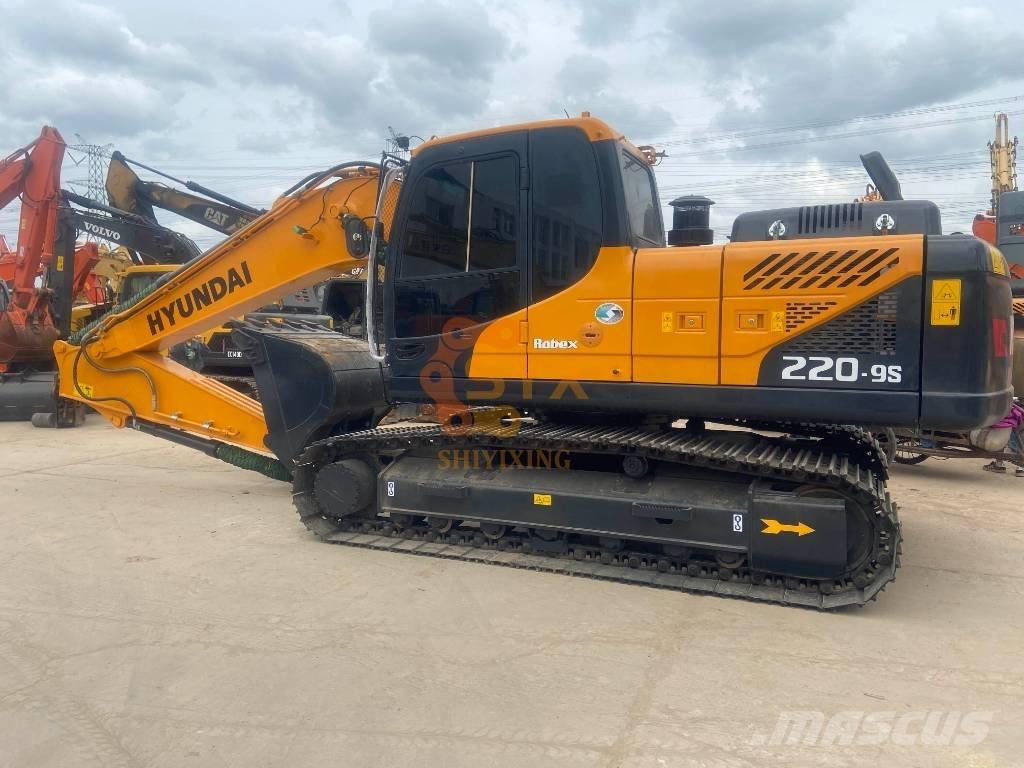 Hyundai R220LC-9 Telakaivukoneet