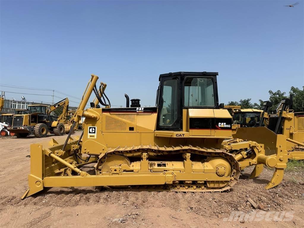 CAT D6G Telaketjupuskutraktorit
