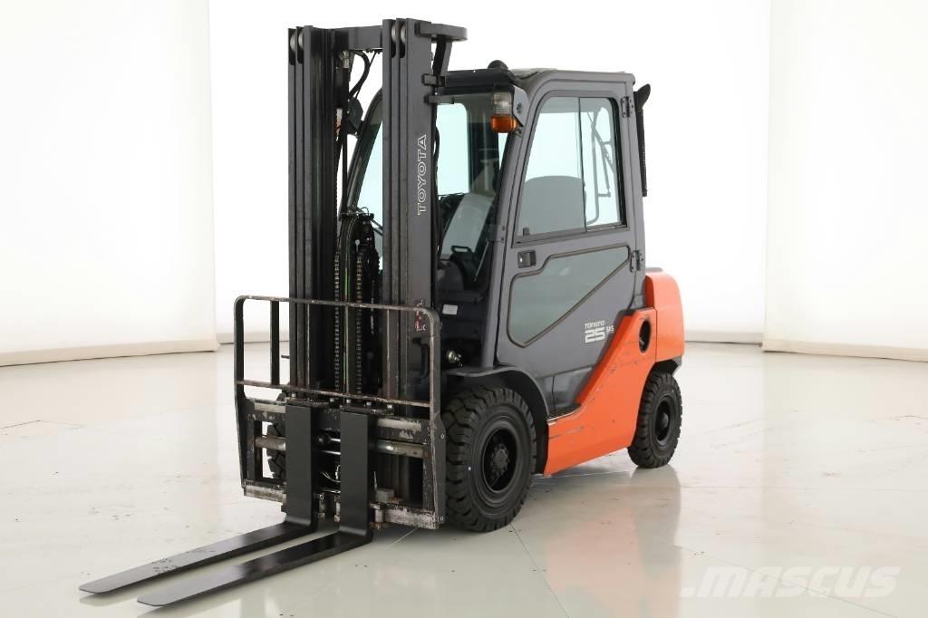 Toyota 02-8 FDF 25 Dieseltrukit