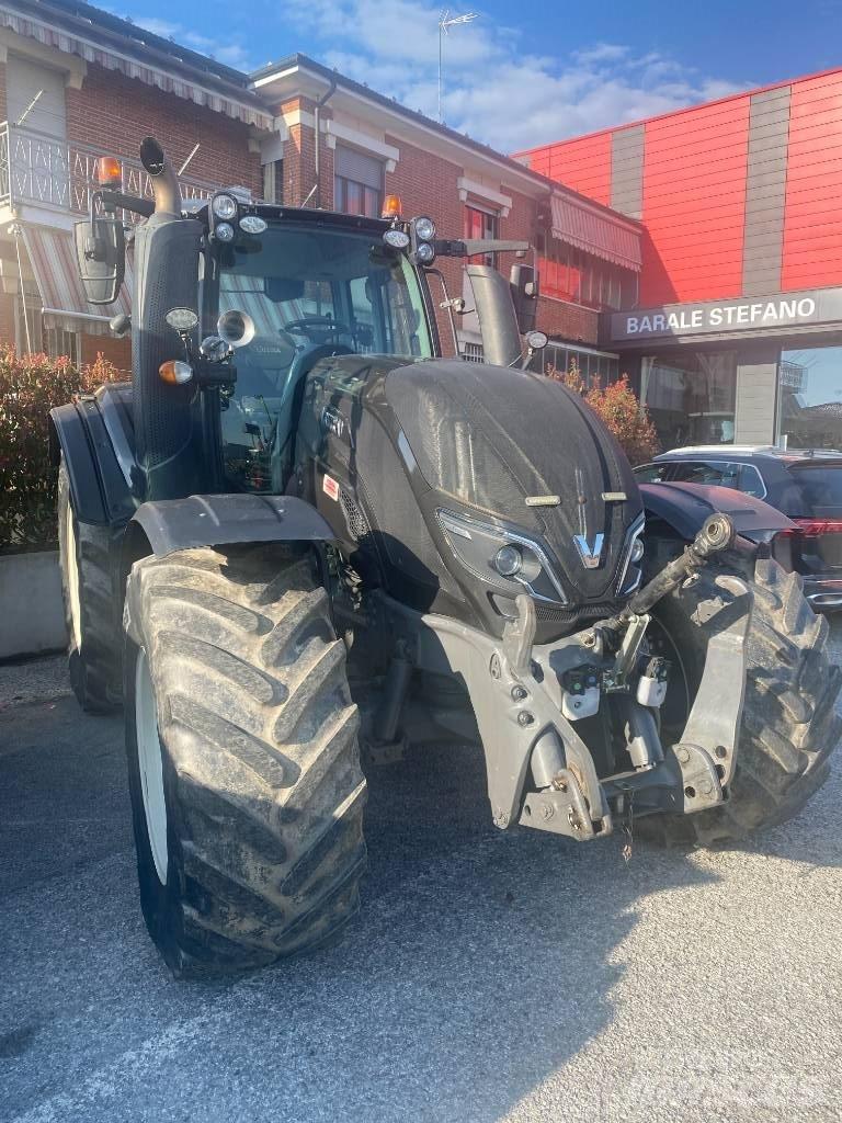 Valtra T 144 Traktorit