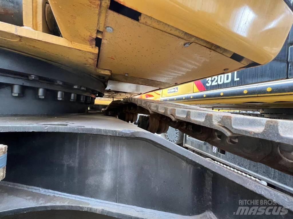 CAT 325 C Telakaivukoneet