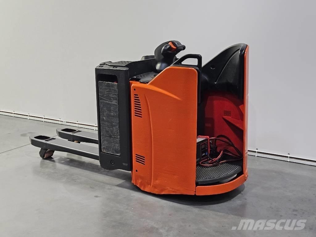 Linde T20SP Lavansiirtotrukit ajotasolla