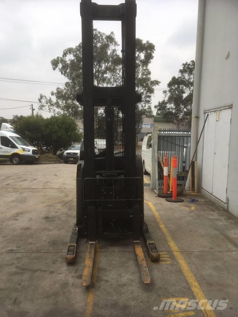Hyster N35ZDR Työntömastotrukit