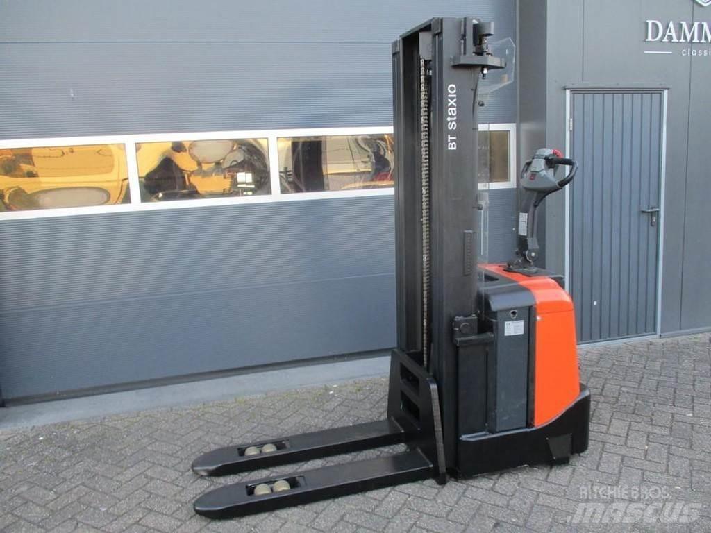 BT SPE 160L Käyden ajettavat pinoamistrukit