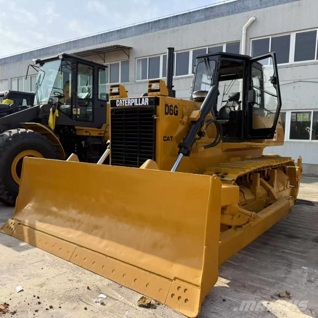 CAT D6G Telaketjupuskutraktorit