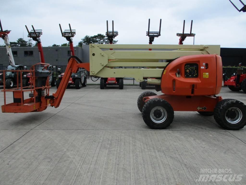 JLG 450 AJ (868) Pienikokoiset itseliikkuvat puominostimet