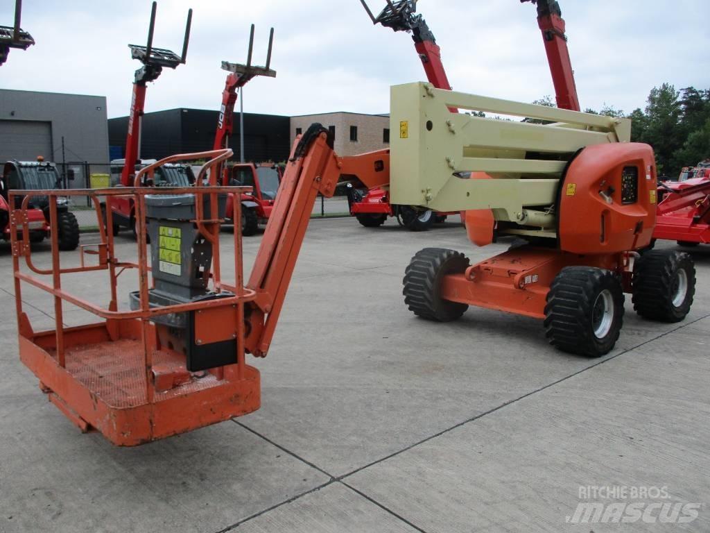JLG 450 AJ (868) Pienikokoiset itseliikkuvat puominostimet